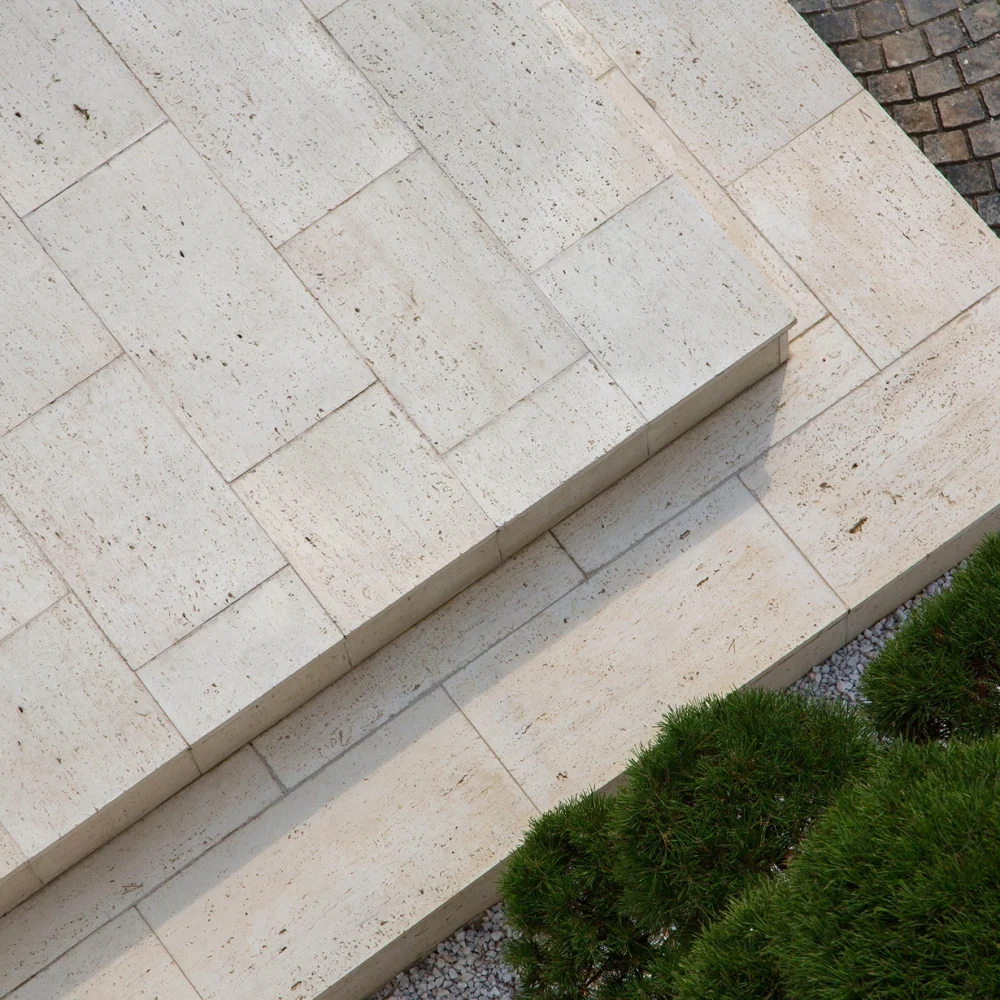 traverstone image 01