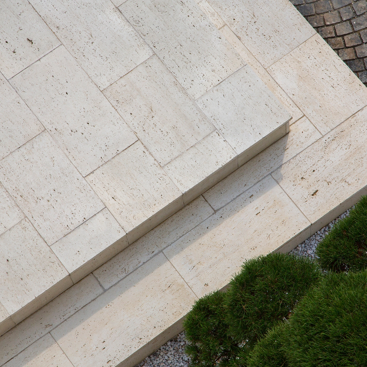 traverstone image 01